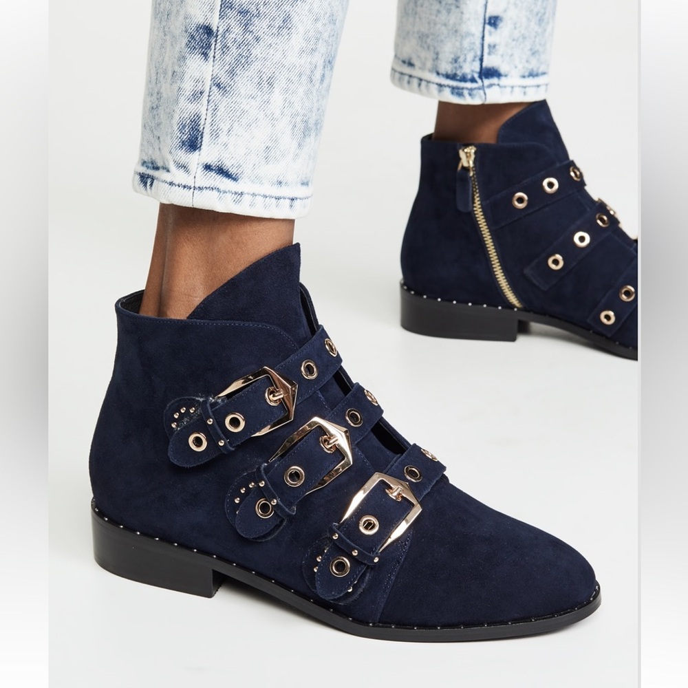 Sol sana Leather: Goatskin · Suede · Polished, gold-tone grommets and hardware